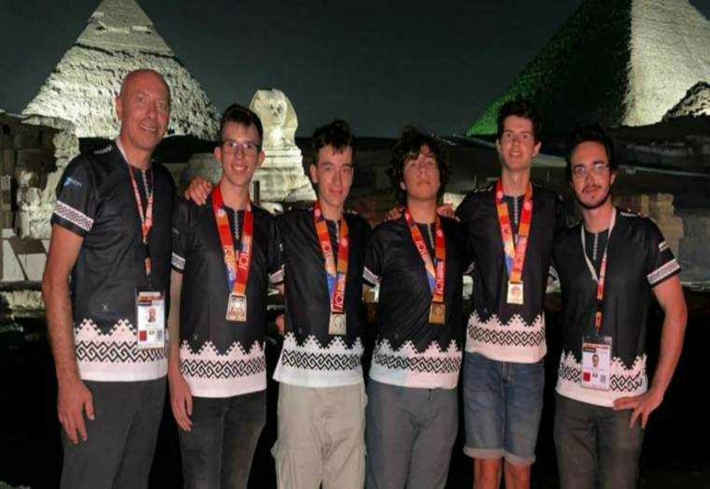 ELEVI ROMÂNI CÂȘTIGĂ PATRU MEDALII LA OLIMPIADA INTERNAȚIONALĂ DE INFORMATICĂ