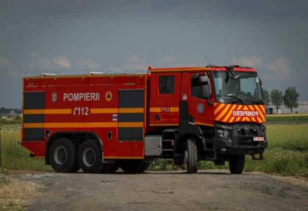 MOBILIZARE MASIVĂ DE POMPIERI PENTRU PREVENIREA INUNDAȚIILOR