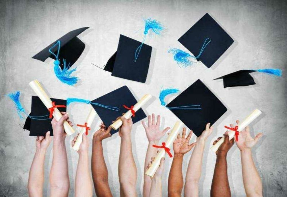 STUDENTII CU STUDII DE MASTERAT CONSIDERATI CU VECHIME IN MUNCA