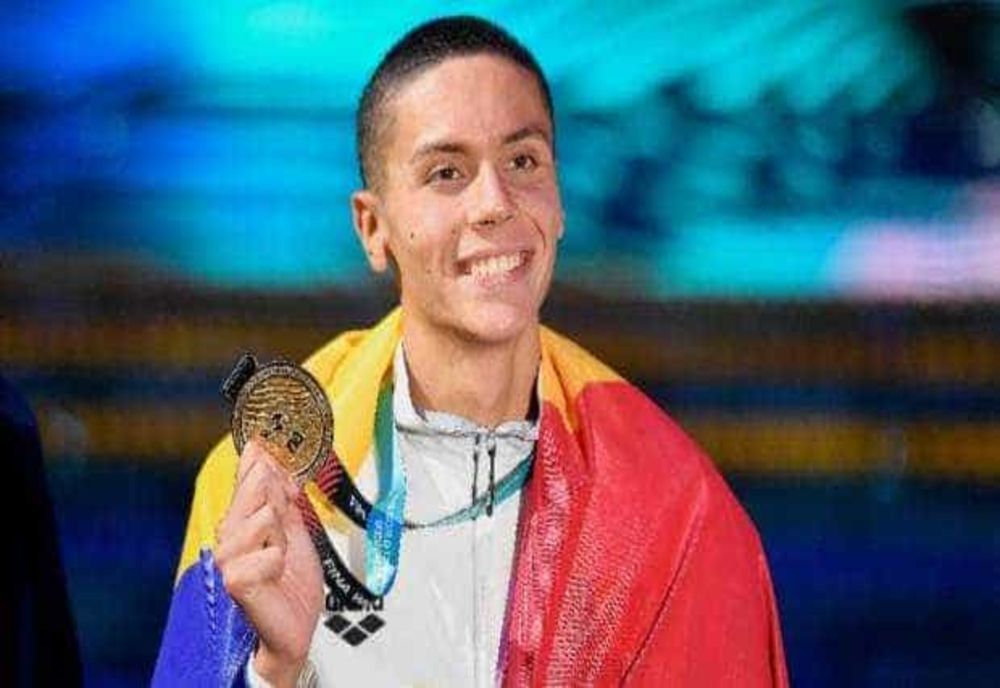 CAMPIONUL OLIMPIC DAVID POPOVICI DONEAZĂ ECHIPAMENTUL DE LA JOCUIRLE OLIMPICE PENTRU O CAUZĂ UMANITARĂ