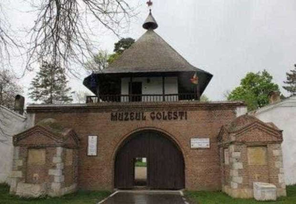 TÂRGUL DE MEȘTEȘUGURI ȘI PRODUSE TRADIȚIONALE "ROD CU SPOR" REÎNNOIT LA MUZEUL GOLEȘTI