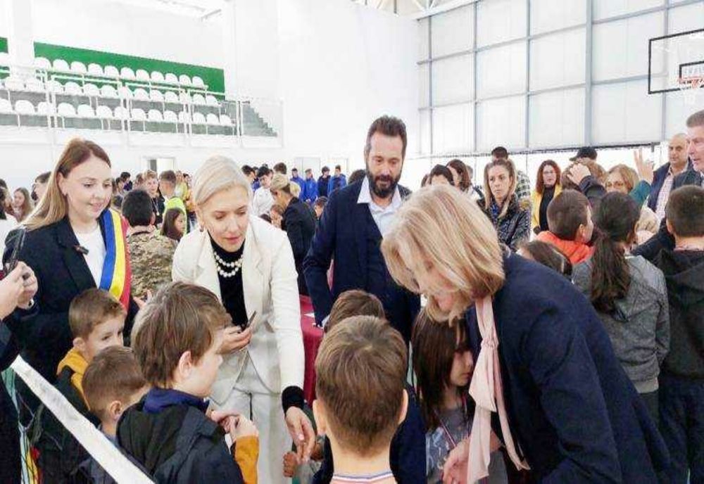 MINISTRA JUSTIȚIEI ȘI PREȘEDINTA PNL ARGEȘ, ALINA GORGHIU, ALĂTURI DE PRIMARII LIBERALI DIN ARGEȘ