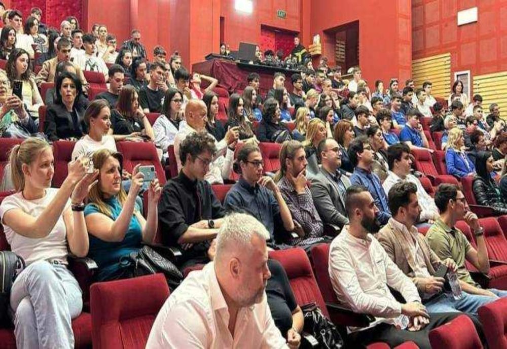 DESFĂȘURAREA CEREMONIEI DE INAUGURARE A CURSURILOR DE MASTER LA MIOVENI