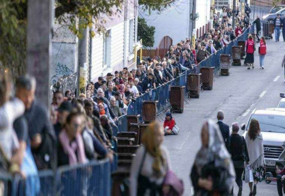 PESTE 160.000 DE PELERINI LA IAȘI ÎN FAȚA SFINTILOR MOAȘTE