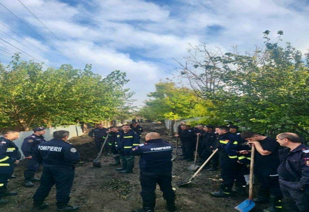 POMPIERII ARGEȘENI CONTINUĂ MUNCA DE AJUTORARE ÎN ZONELE AFECTATE DE INUNDAȚII