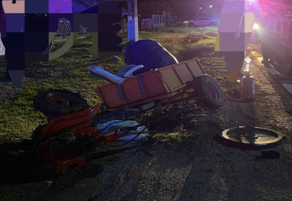 ACCIDENT RUTIER ÎN COMUNA BUZOEȘTI: DOUĂ VICTIME DUPĂ COLIZIUNEA DINTRE UN AUTOTURISM ȘI UN MOTOCULTOR