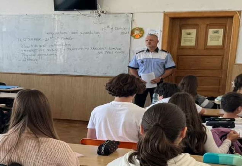 REPREZENTANȚII POLIȚIEI LOCALE PITESTI AU DESFĂȘURAT ACTIVITĂȚI EDUCAȚIONALE LA ȘCOALA GIMNAZIALĂ ”MARIN PREDA’’