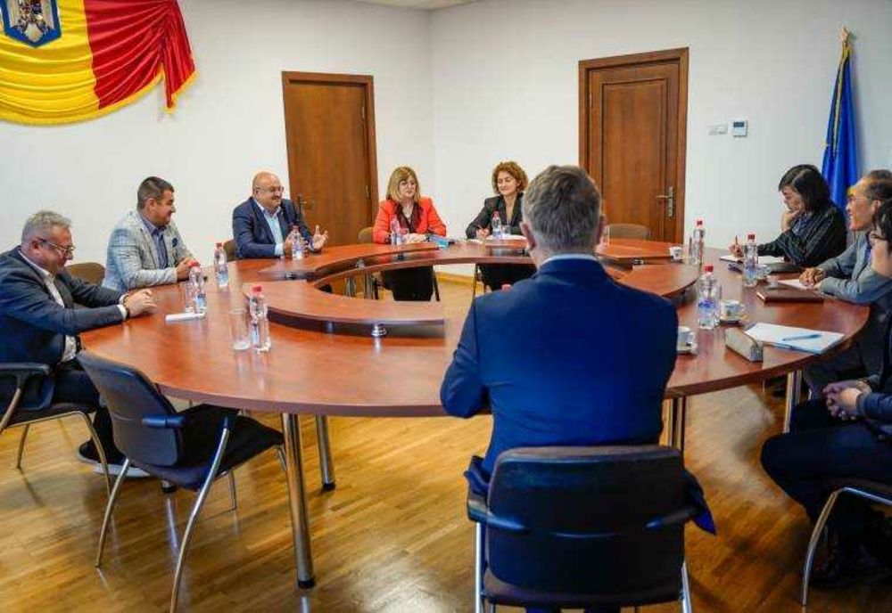 EXCELENȚĂ DIPLOMATICĂ ÎN PITEȘTI: AMBASADORUL VIETNAMEZ ÎN DISCUȚII CU AUTORITĂȚILE LOCALE