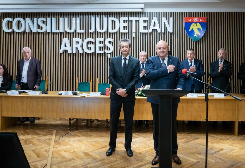ION MÎNZÎNĂ A DEPUS JURĂMÂNTUL PENTRU UN NOU MANDAT DE PREȘEDINTE AL CONSILIULUI JUDEȚEAN 