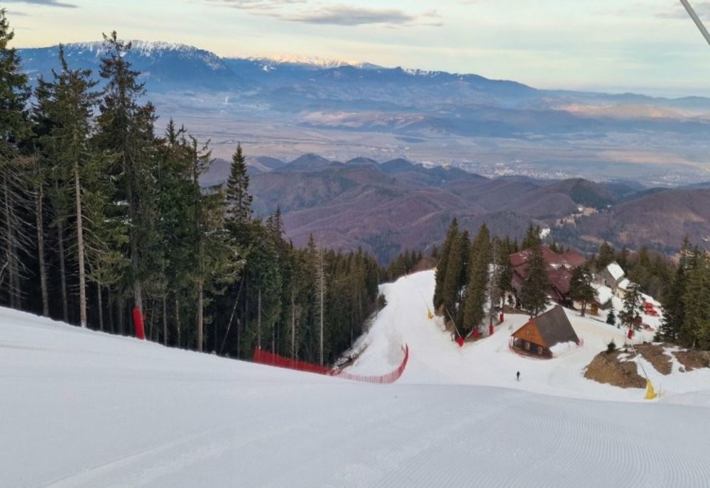 VACANȚĂ DE SCHI LA MUNTE - ZILE PERFECTE PE PÂRTIILE DIN MASIVUL POSTĂVARUL