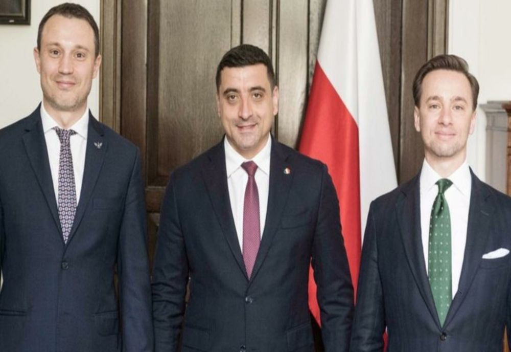 GEORGE SIMION, ÎN VIZITĂ OFICIALĂ ÎN POLONIA: „NU MAI ACCEPTĂM ÎNTREBĂRI IDIOATE ȘI MINCIUNI SFRUNTATE”