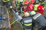 Trafic blocat după răsturnarea unui camion încărcat cu pepeni pe DJ 151D