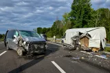 Accident pe DEX 12 Pitești-Craiova. Două persoane au ajuns la spital după un impact violent între două mașini