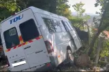 Planul Roşu de Intervenţie în judeţul Argeş. Un microbuz a ieşit în afara părţii carosabile -VIDEO