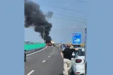 Accident grav pe Drumul Expres 12, în Argeș. Mașină mistuită de flăcări, după ce a lovit parapetul de la marginea șoselei