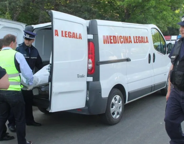 trupul adolescentului mort a fost dus la morga