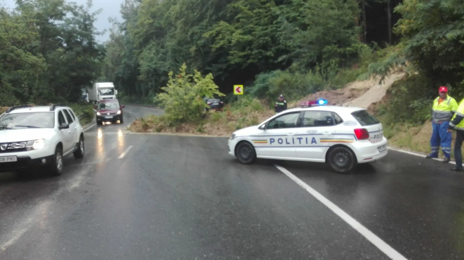 DN 7 blocat de un mal de pământ 4