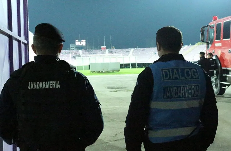 Jandarmii vor filma meciul de la Mioveni