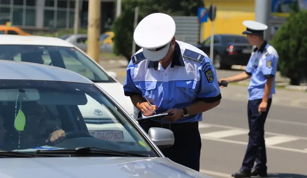 Nici arestul nu l-a speriat, fiind prins la volan fara permis