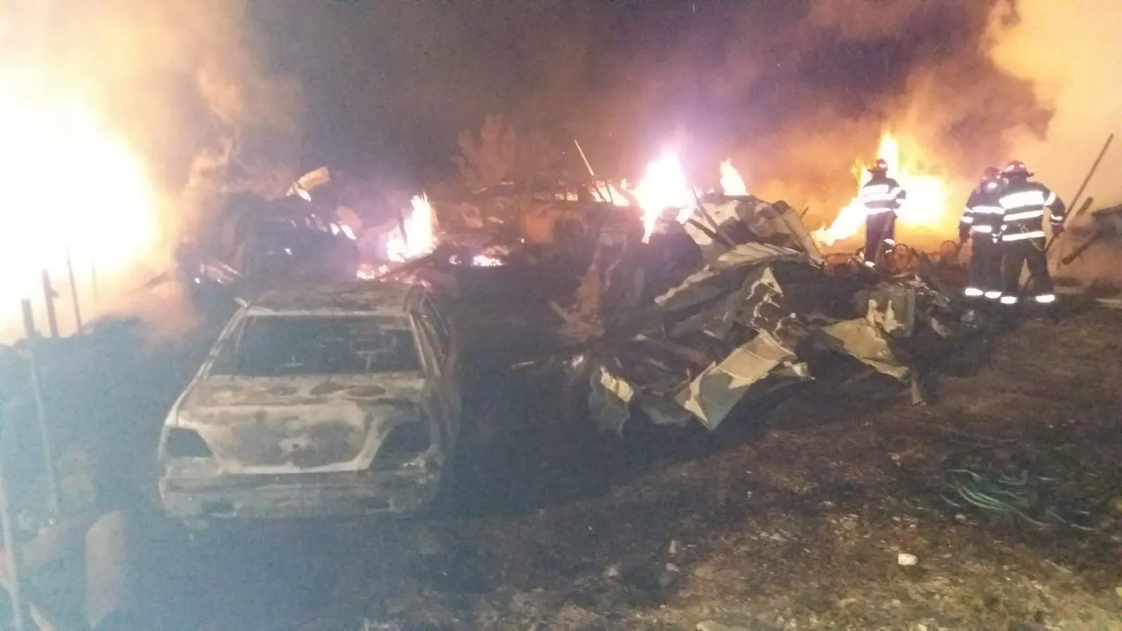 incendiu violent la Dambovicioara 1