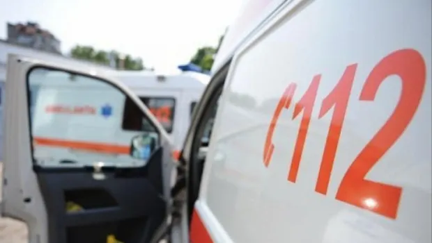 doi copii - accident auto - ambulanță