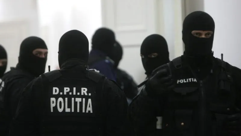 percheziții Argeș
