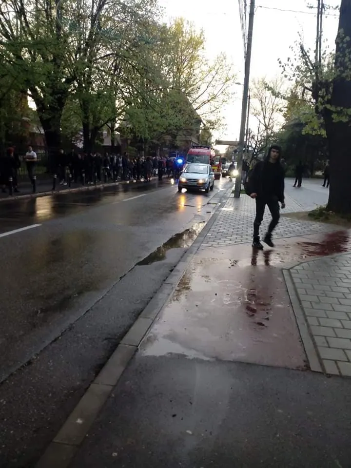 Elev accidentat in fata Colegiului Bratianu.1