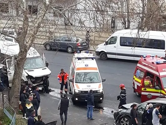 accident pt ca nu și-a găsit ochelarii