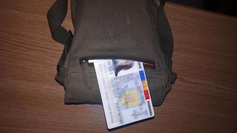 Folosind identiate falsa a vrut sa cumpere telefoane