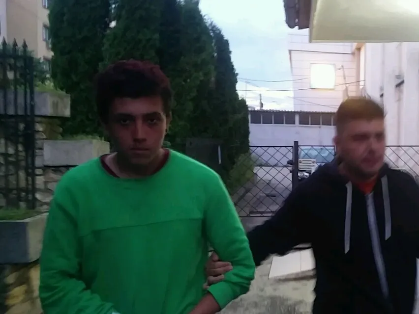 a încercat să o violeze in spatele blocului
