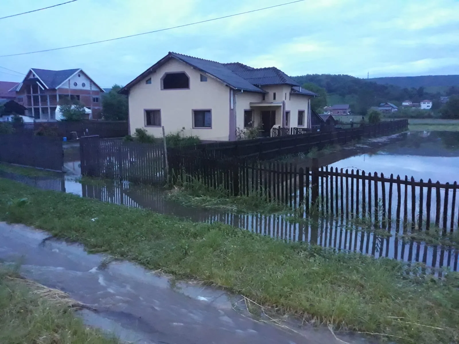 inundate locuințe