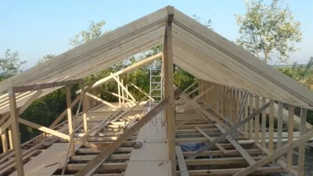 casă în construcție