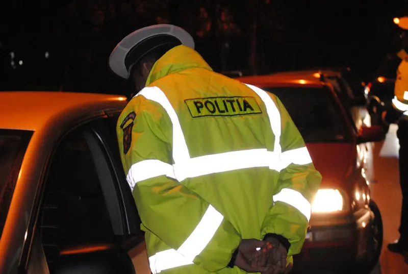 Conducea având permis fals