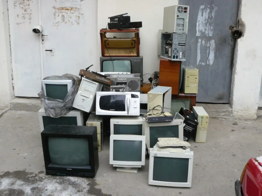 Scapați de deșeurile electrice.1