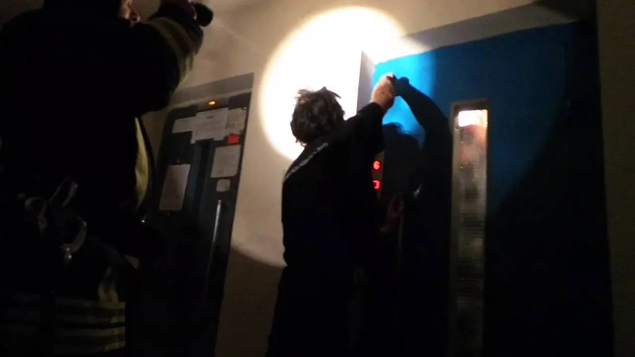 blocate în lift