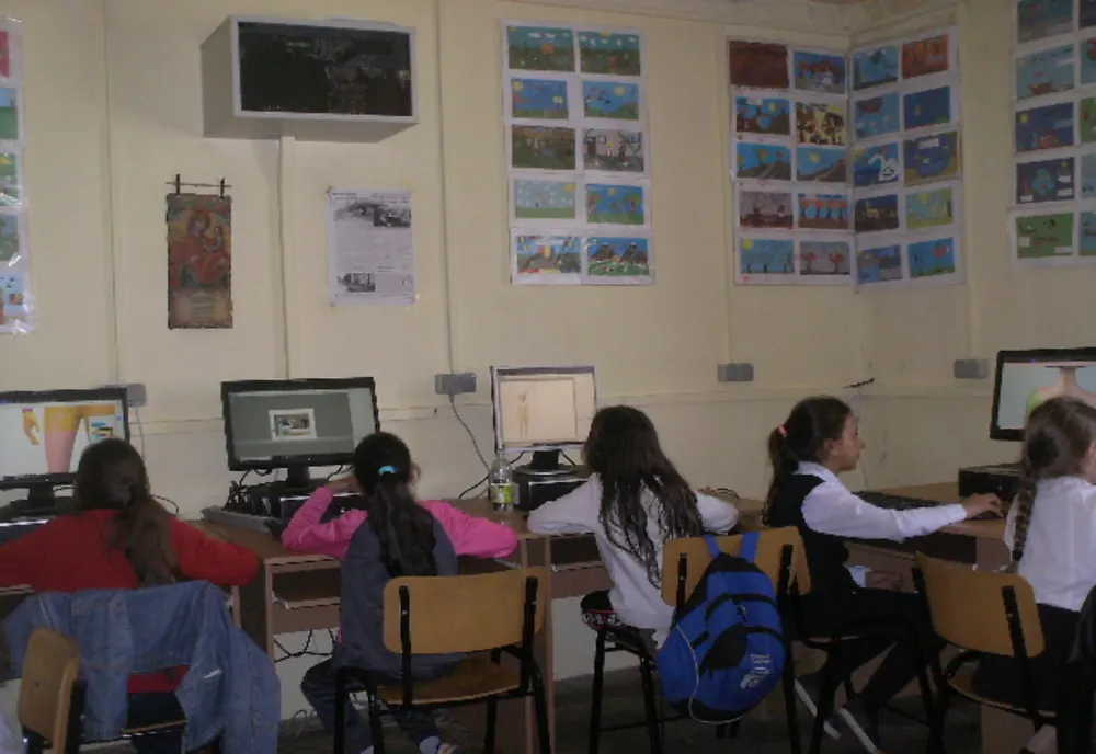 Calculatoare donate Clubului Copiilor Topoloveni
