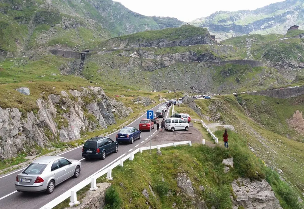 Drumuri închise circulaţiei vineri şi sâmbătă, în Argeş!