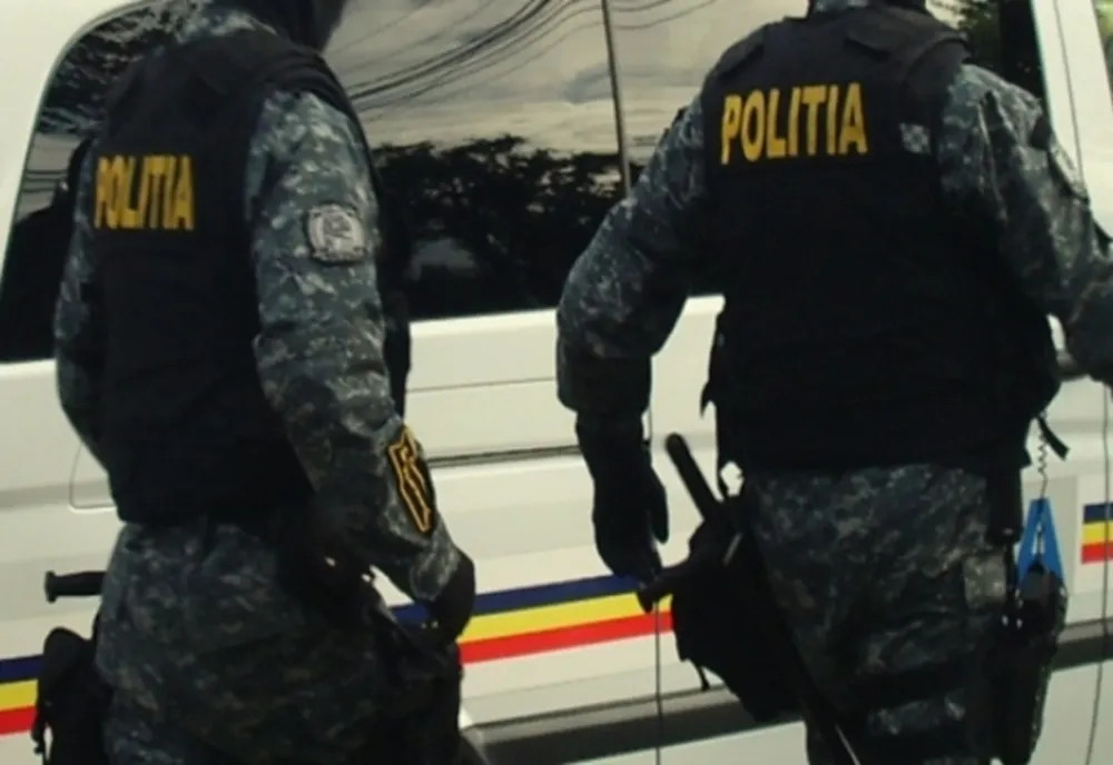 Percheziții în Costești, Argeș