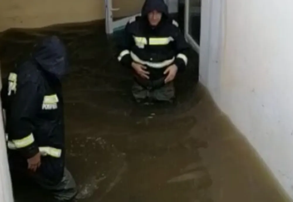 Ploaie torențială și inundații în Argeș