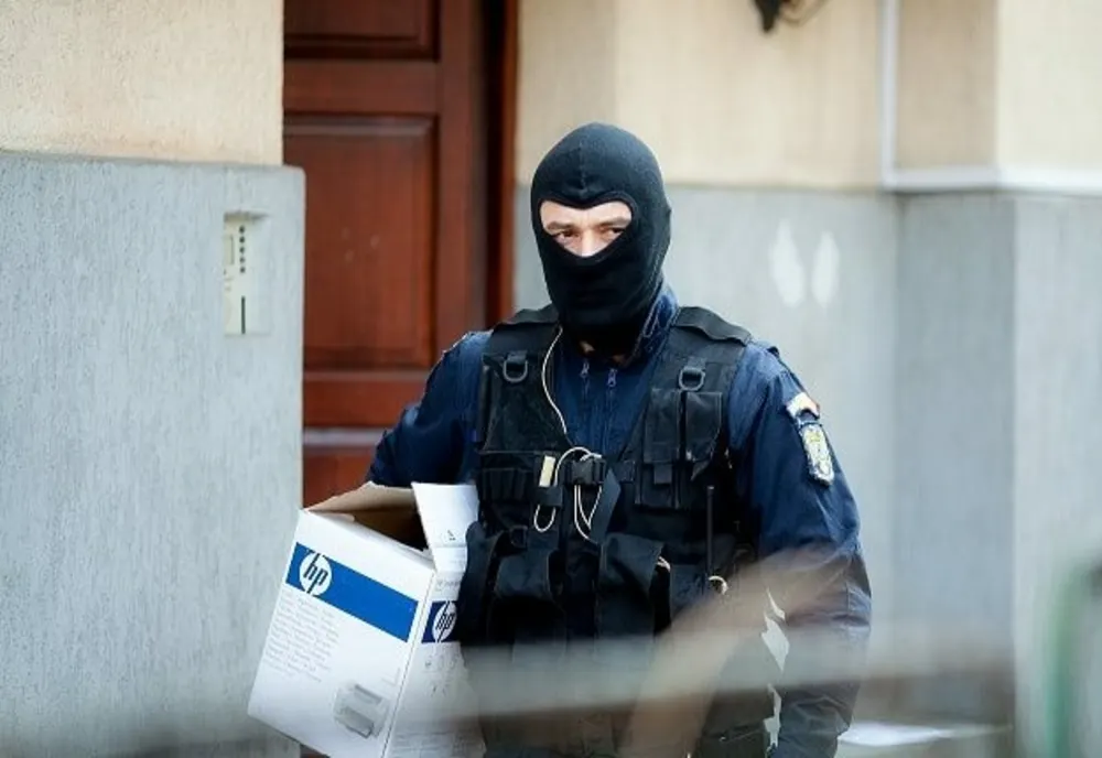 Percheziţii în Argeş, Ilfov, Ialomiţa, Teleorman şi Bucureşti. Ce caută poliţiştii