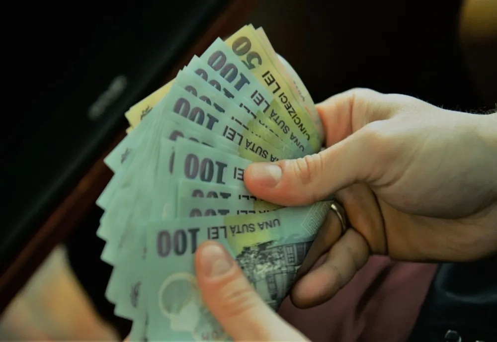 Administratorul unei asociații de proprietari din Argeș și-ar fi însușit diverse sume de bani