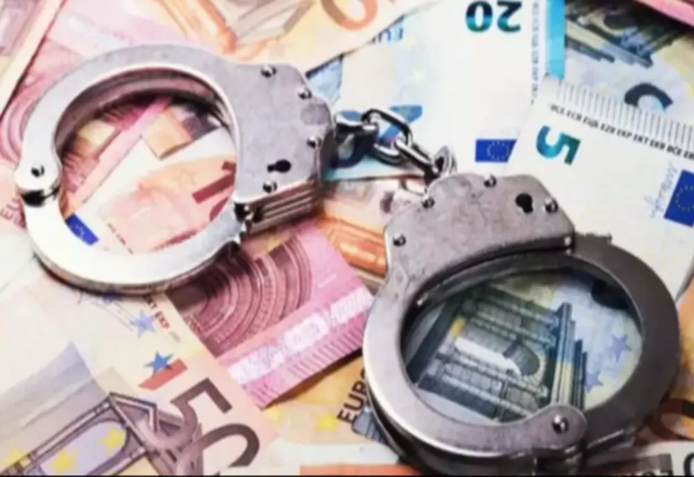 Șefa secției de psihiatrie a Spitalului Județean Pitești a fost reținută. Primea șpăgi pe bandă rulantă