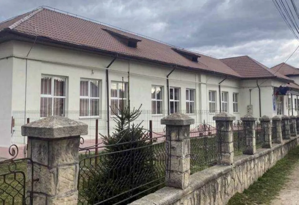 INTENSIFICAREA LUCRĂRILOR LA SALA DE SPORT DIN DÂRMĂNEȘTI