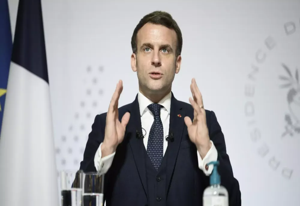 EMMANUEL MACRON ȘI SOȚIA SA VOR PREZENTA DOVEZI ÎN FAȚA UNEI INSTANȚE PENTRU A DEMONSTRA CĂ BRIGITTE ESTE FEMEIE