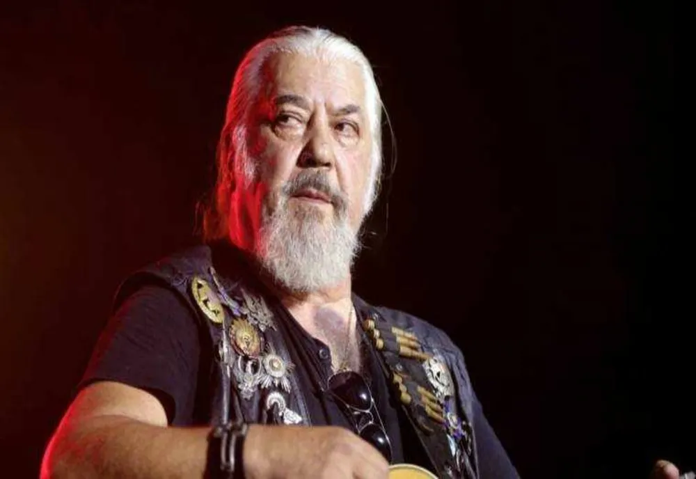 NICU COVACI, LEGENDA MUZICII ROCK ROMÂNEȘTI, A DECEDAT