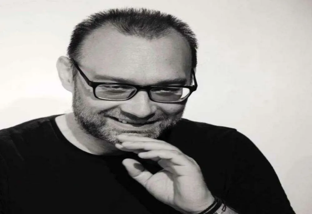DECESUL REGIZORULUI BOGDAN BUDES: O PIERDERE PENTRU TEATRUL ROMÂNESC
