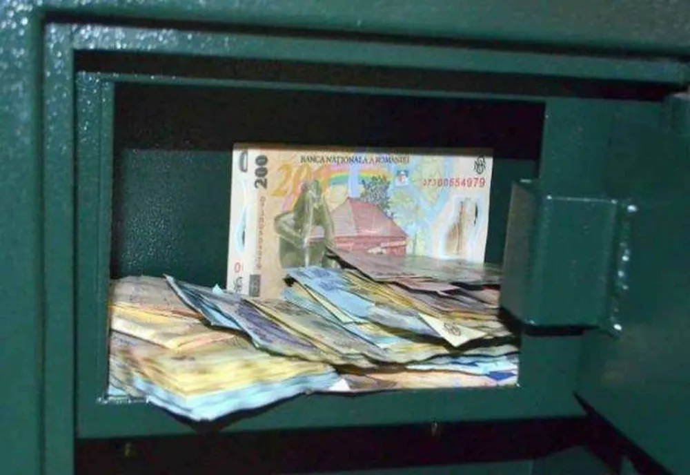 REȚINUT TÂNĂRUL CARE A FURAT SEIFUL DINTR-O SALĂ DE JOCURI DE NOROC