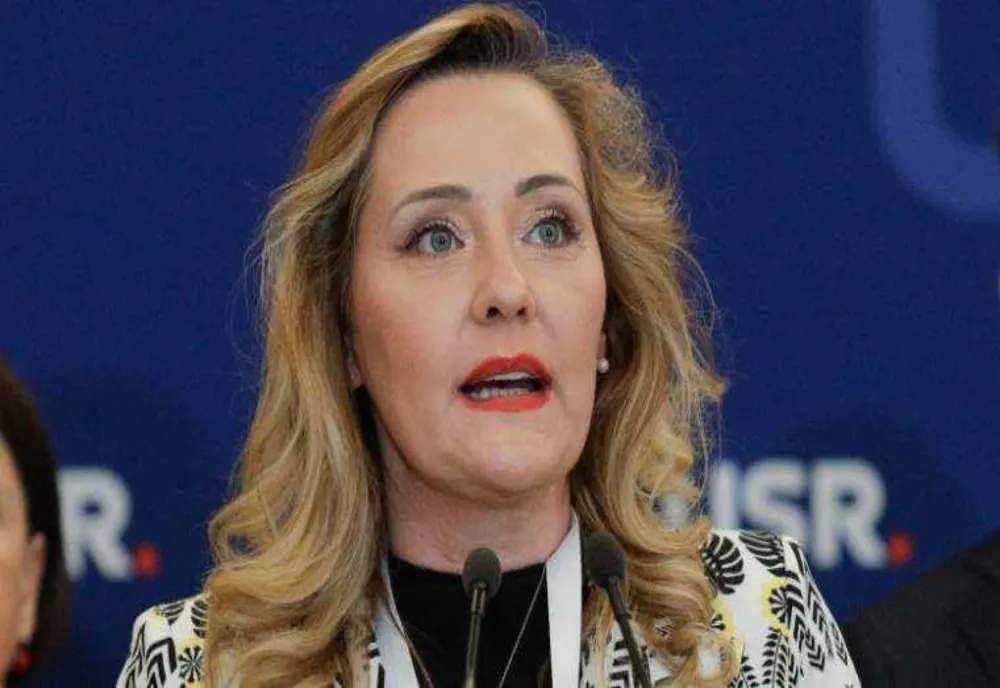 ELENA LASCONI CRITICĂ DUR ROMÂNII CARE AU DECIS SĂ EMIGREZE