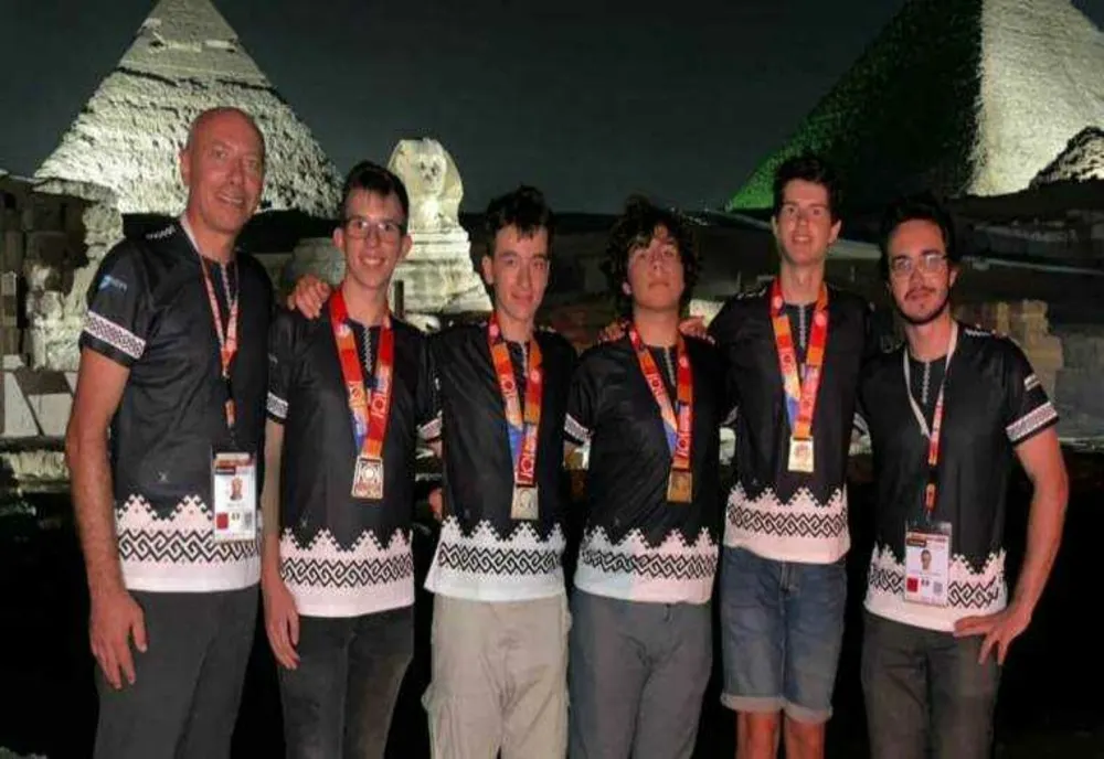 ELEVI ROMÂNI CÂȘTIGĂ PATRU MEDALII LA OLIMPIADA INTERNAȚIONALĂ DE INFORMATICĂ