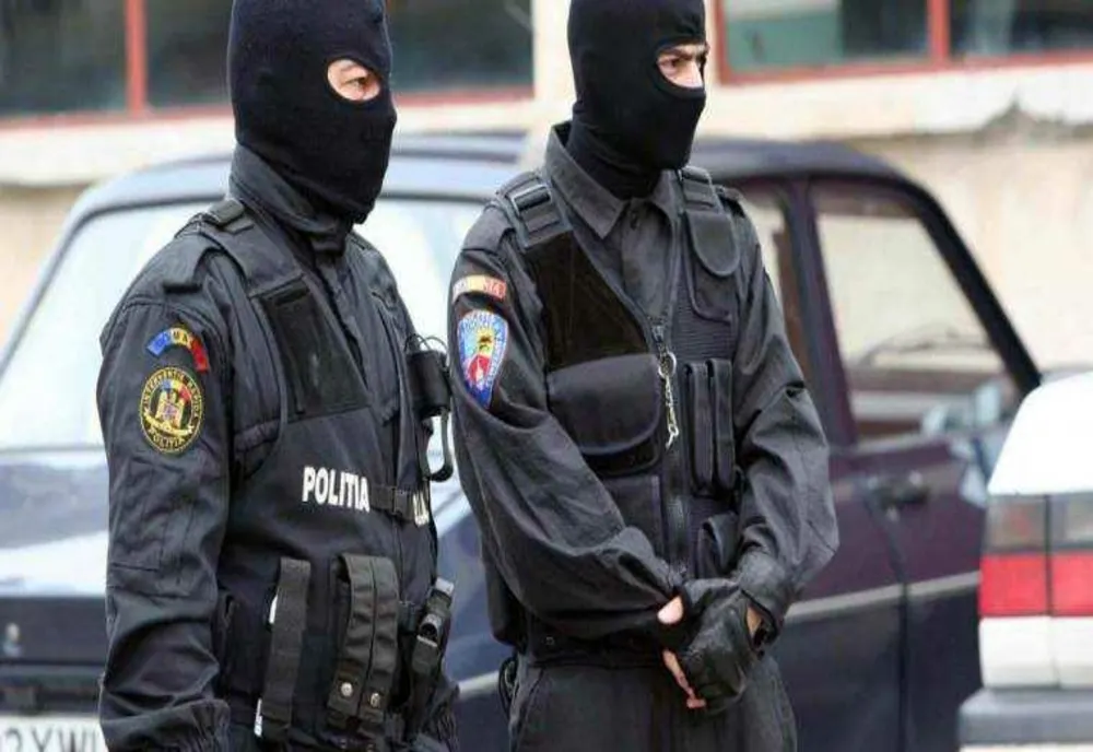 IGPR: 42 DE PERCHEZIȚII, ÎNTR-UN DOSAR DE UTILIZARE DE PROGRAME SOFTWARE PIRATATE